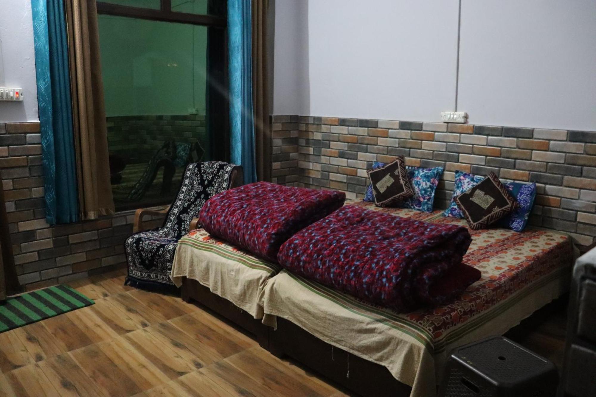 Shanti Home Stay Chaukori Экстерьер фото